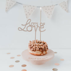 Holzschriftzug Lots of Love