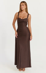 Sweetheart Neck Gathered Bodycon Dress in Chocolate