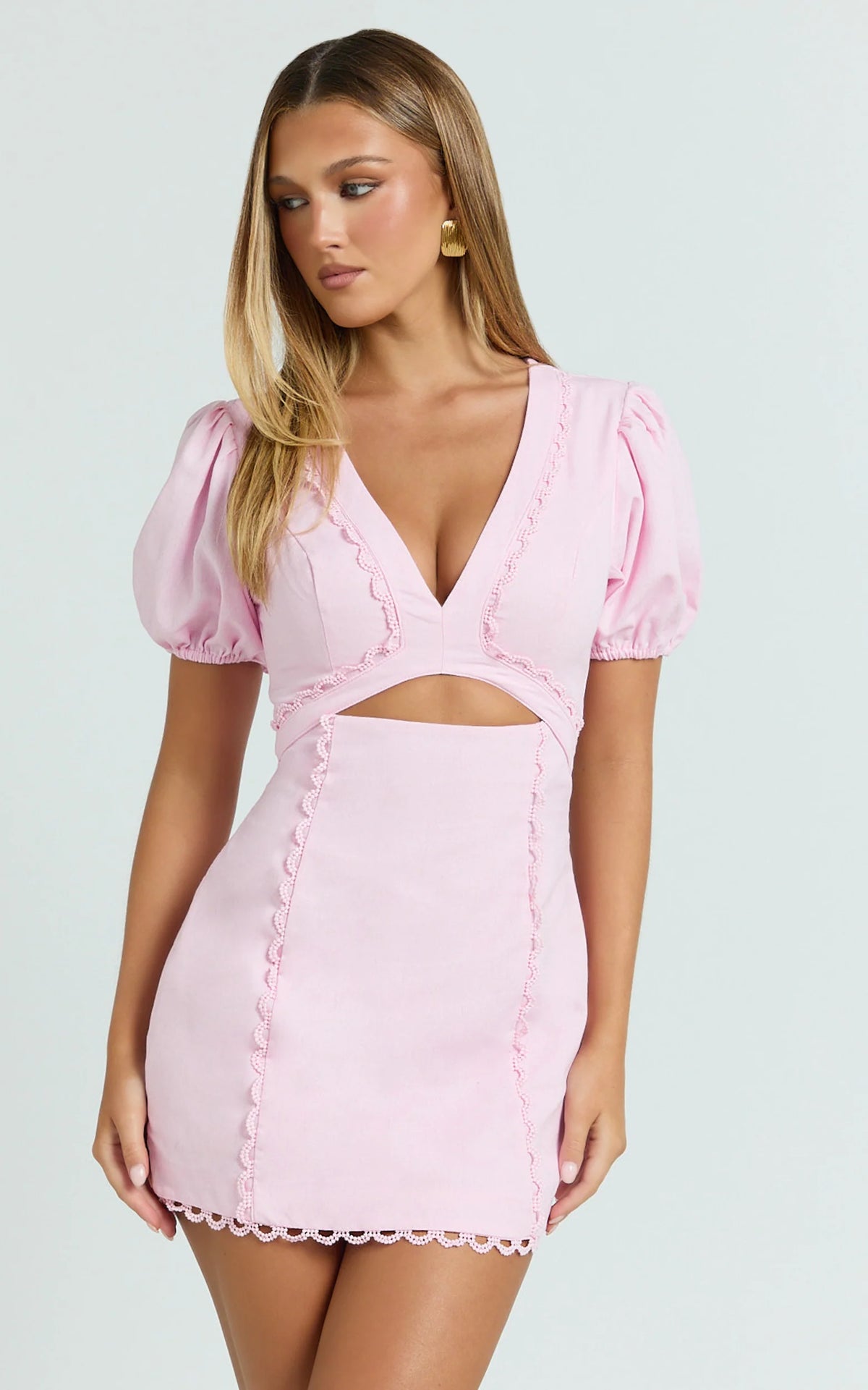 V Neck Puff Sleeve Dress in Pale Pink