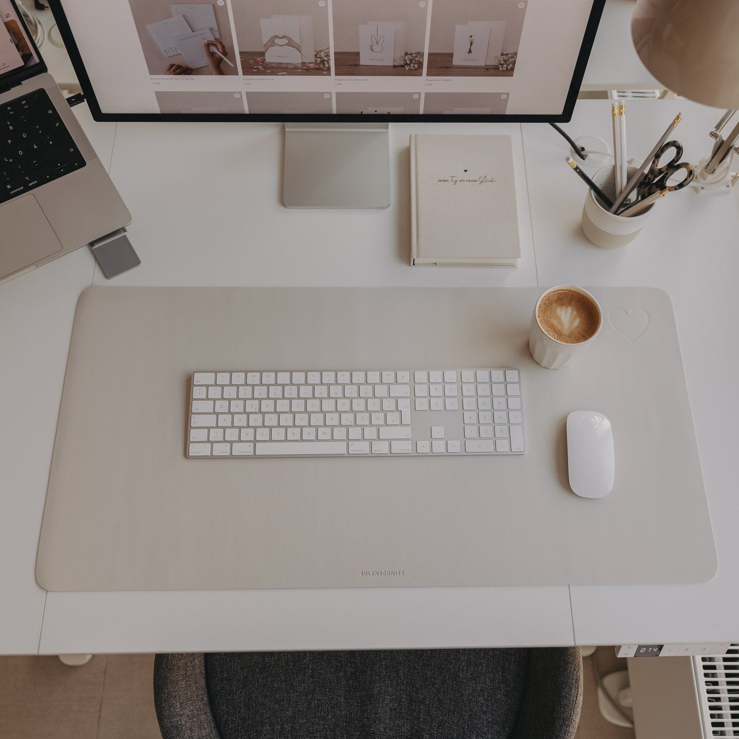 Schreibtischunterlage soft Herz creme