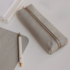 Federtasche Herz grau