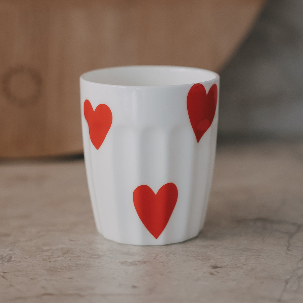 Becher große Herzen rot