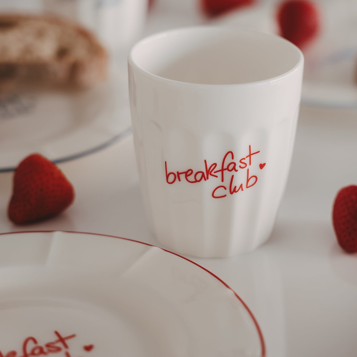 Becher Breakfast club rot