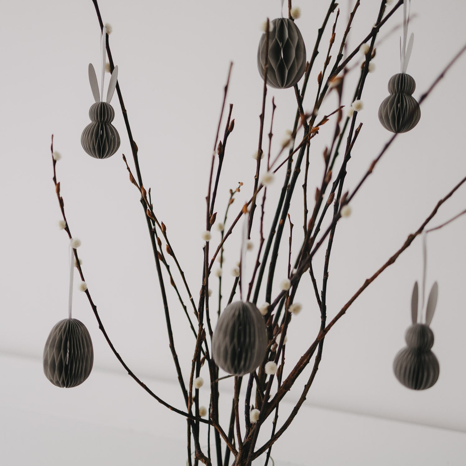 Papieranhänger 6er Set Ostern grau